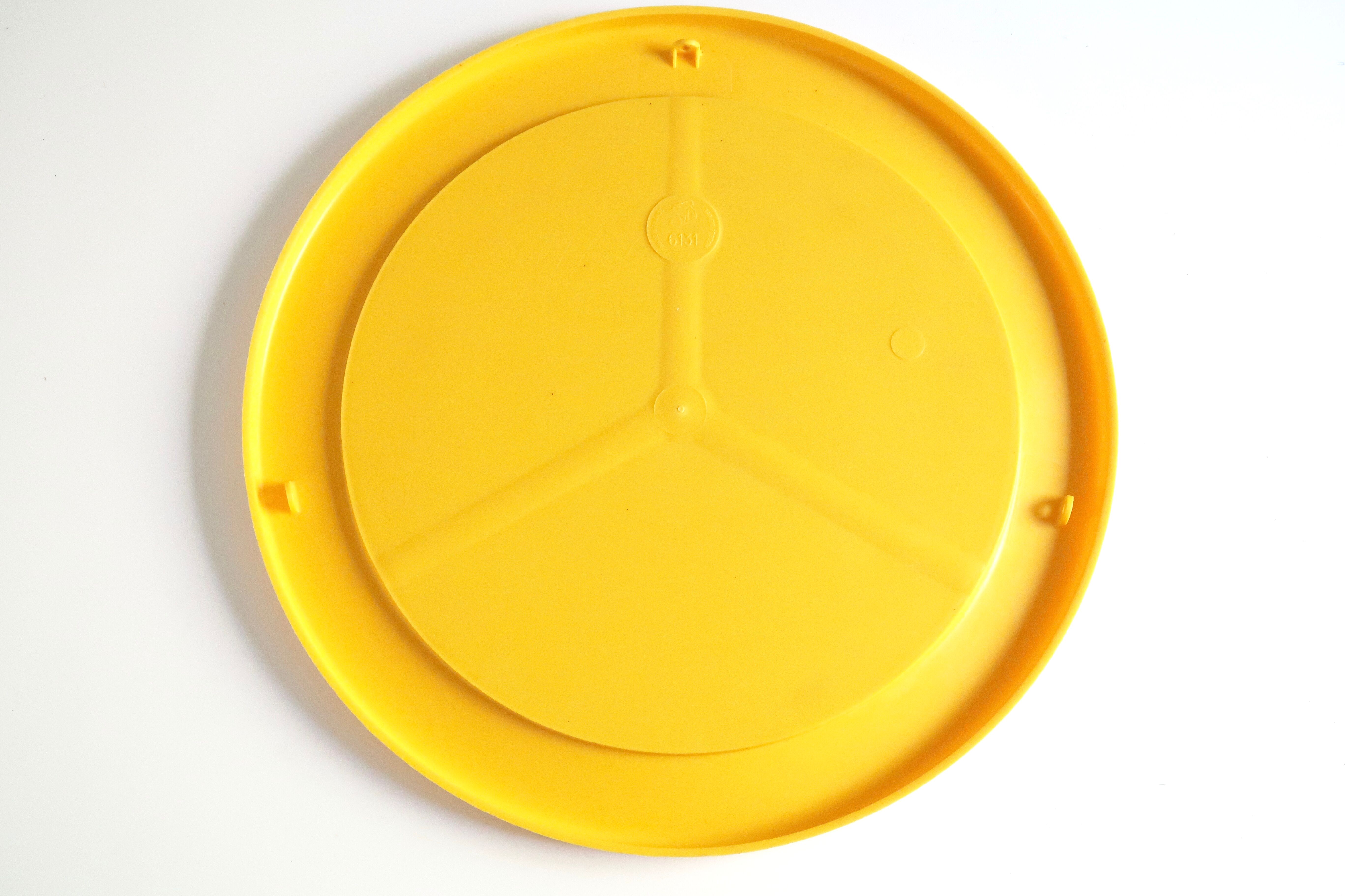 Syla round mirror in yellow plastic, 70s