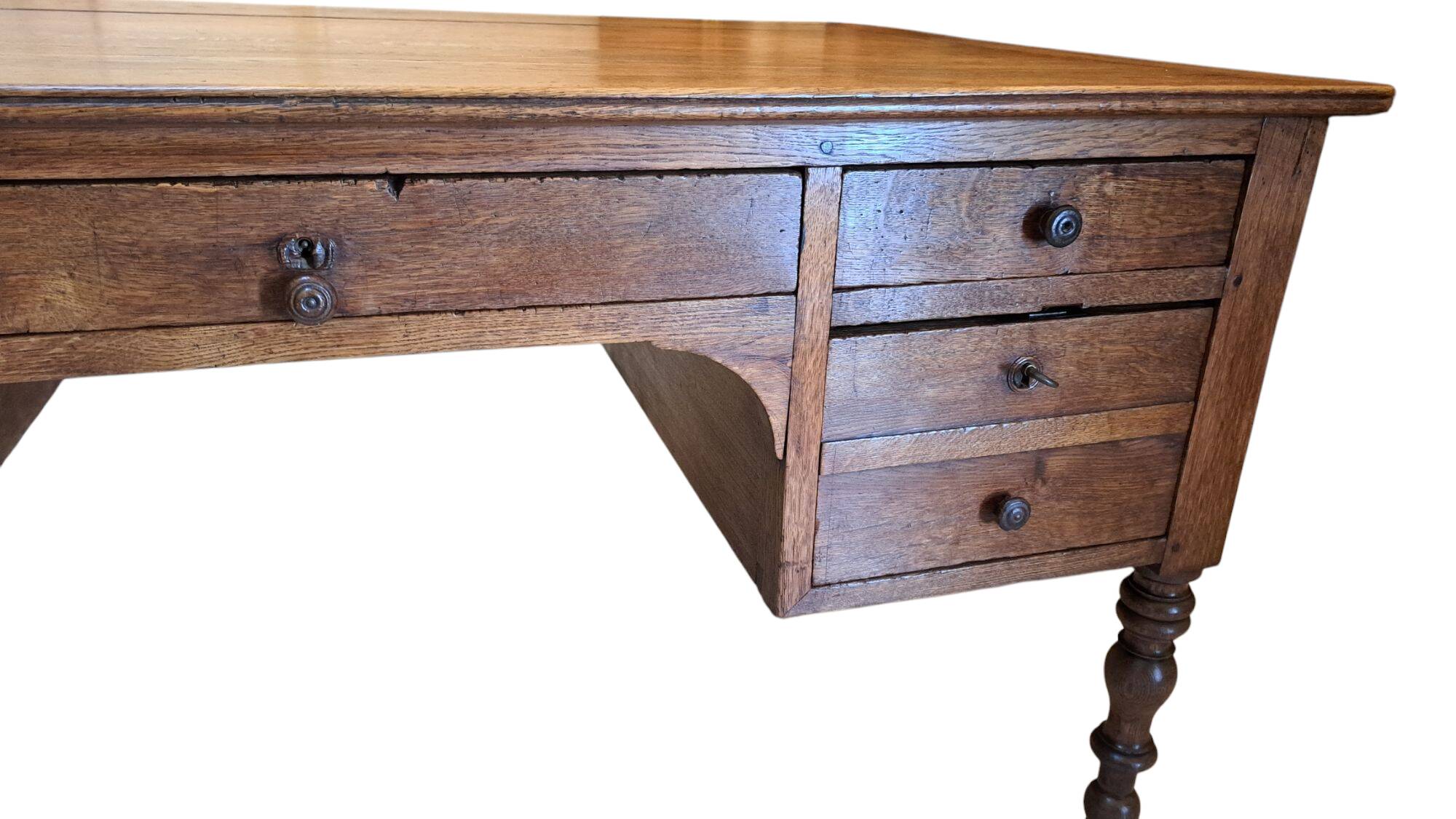 19th century Louis Philippe bureau plat in solid gilded oak