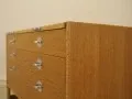 Commode en chêne danois et en frêne plaqué avec un dessus extensible, années 1970