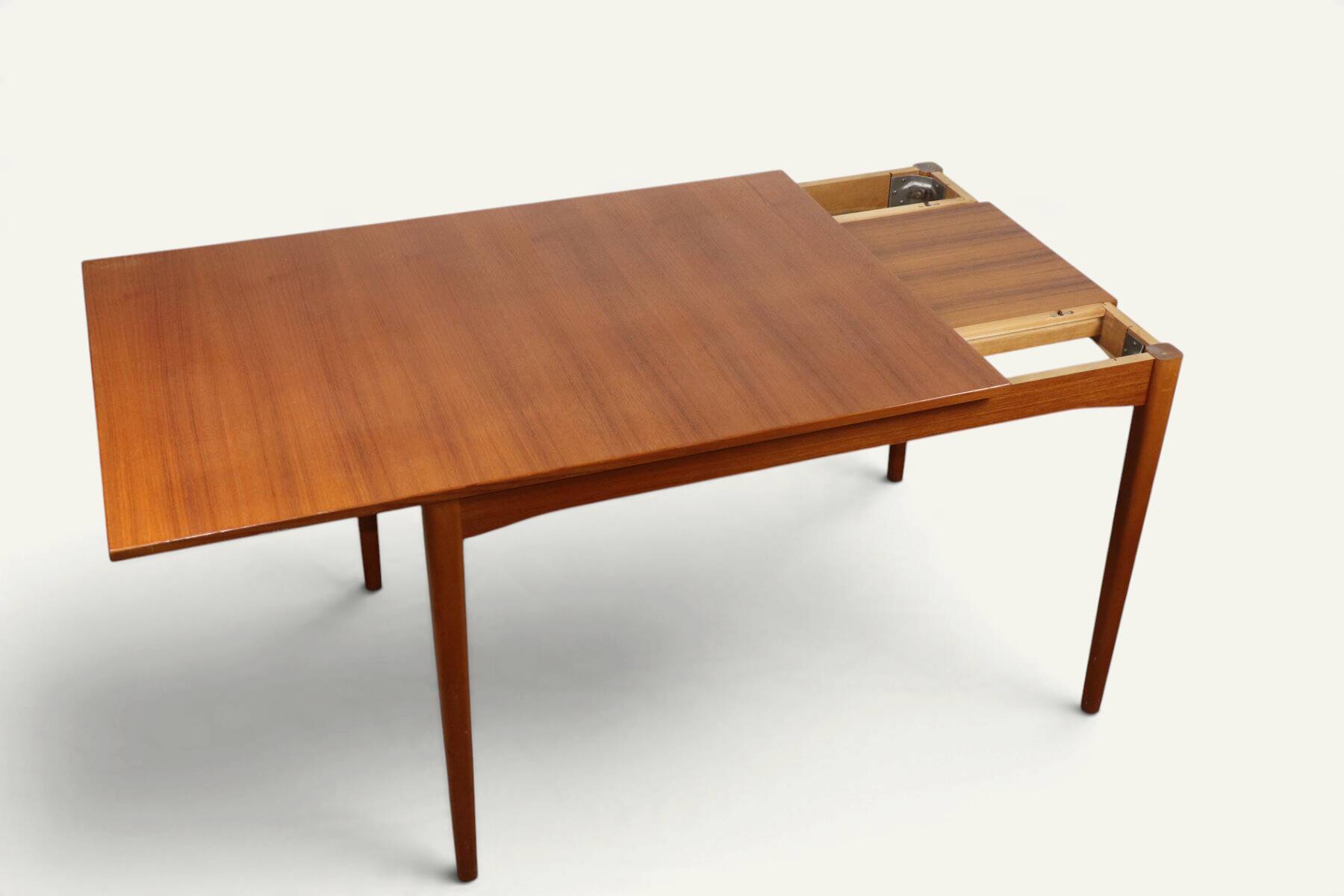 Rectangular extendable dining table in Scandinavian teak – 1960s