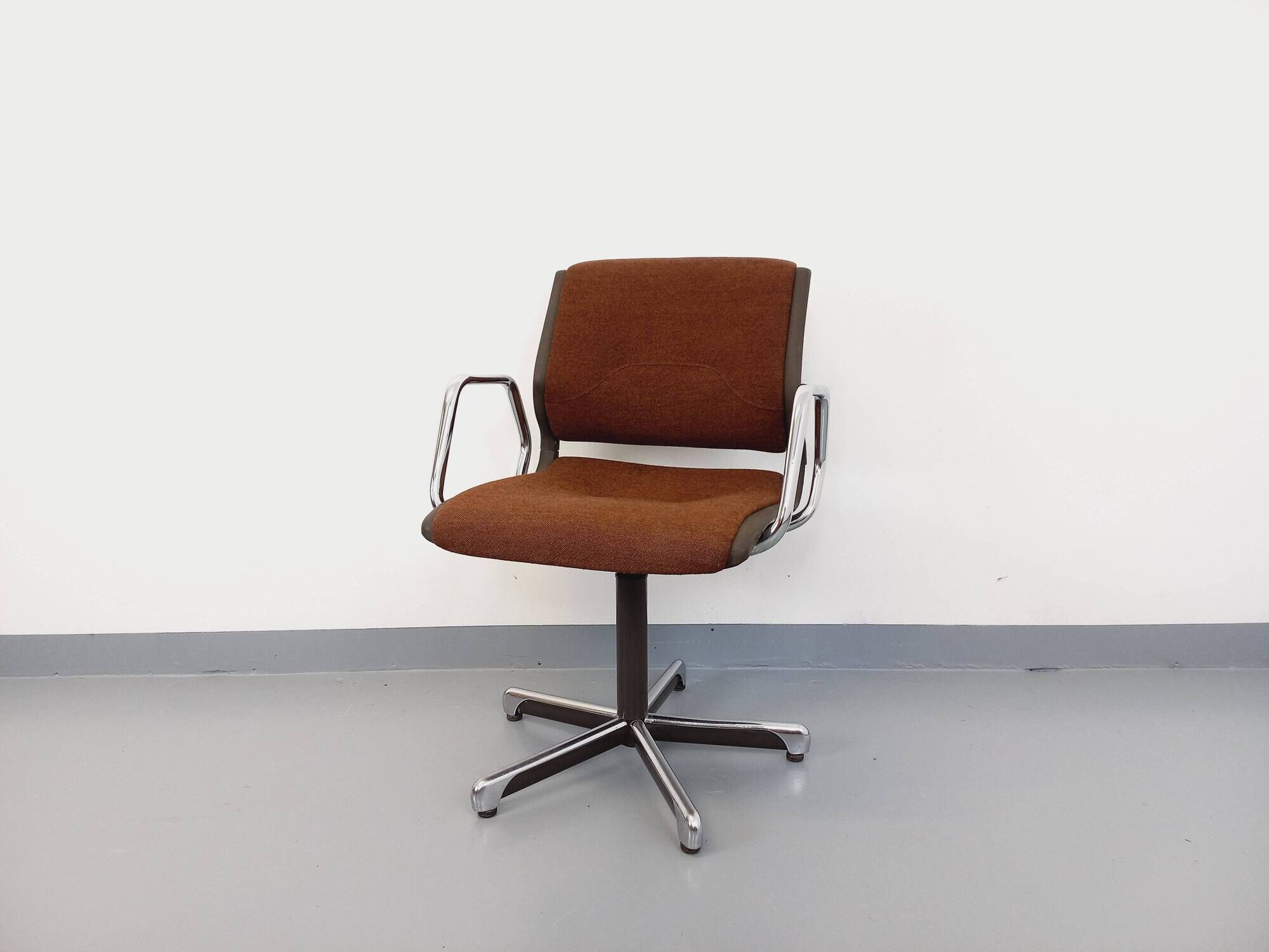 Vintage Steelcase Strafor office chair in chrome and fabric from the 70s