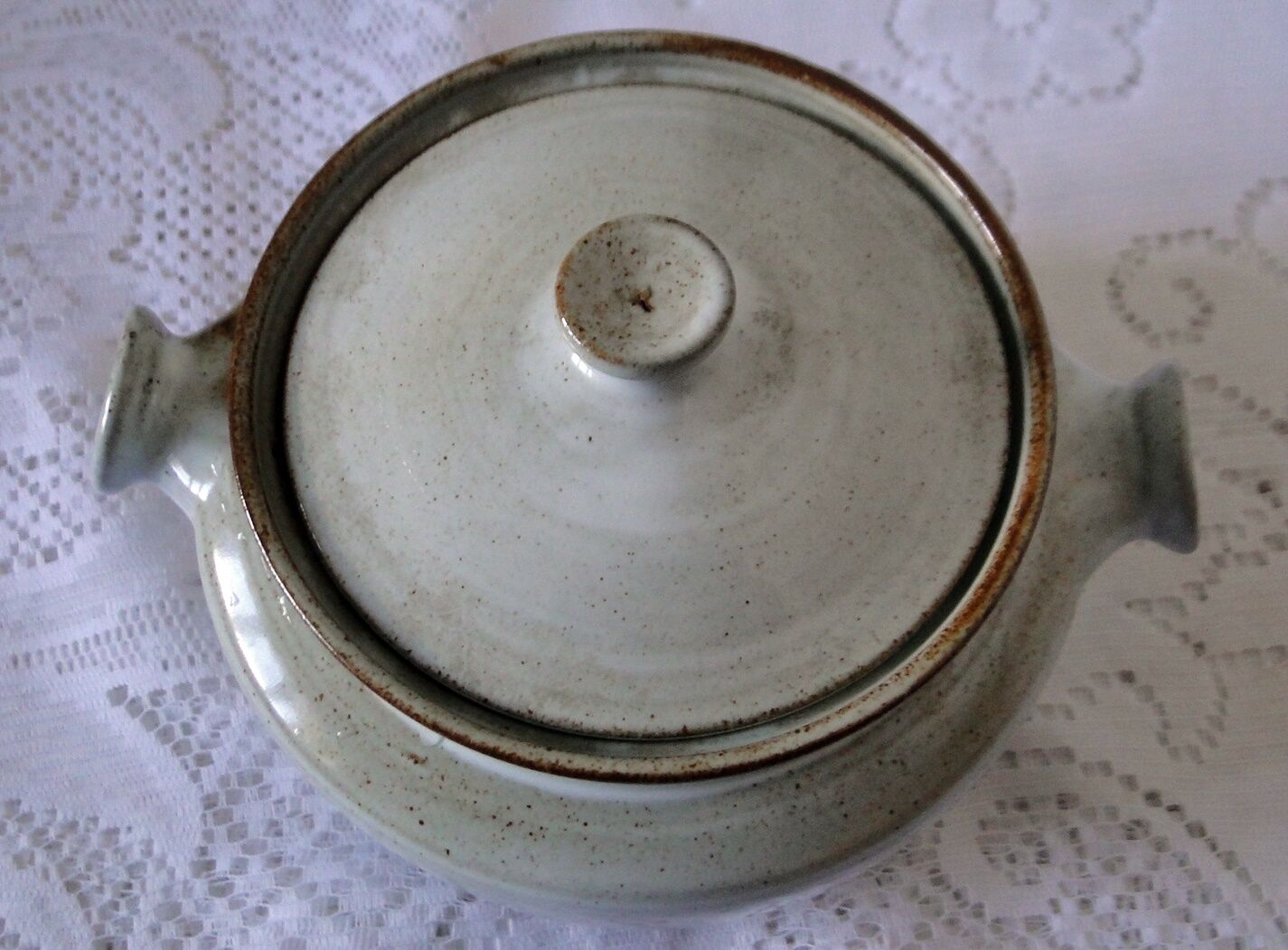 Soup tureen or vegetable dish with glazed ceramic lid