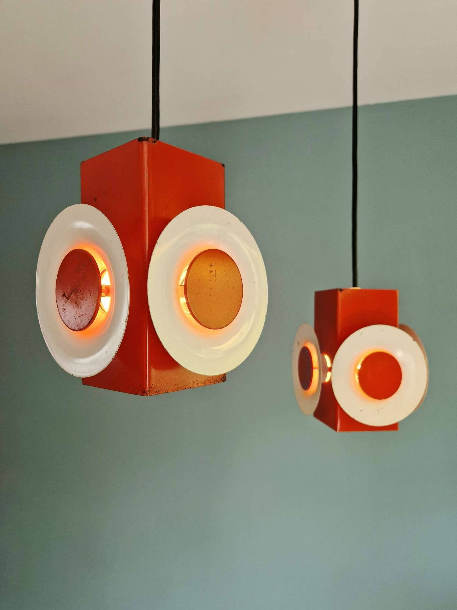 Space Age cascade chandelier in orange and white lacquered metal, RAAK, 1970