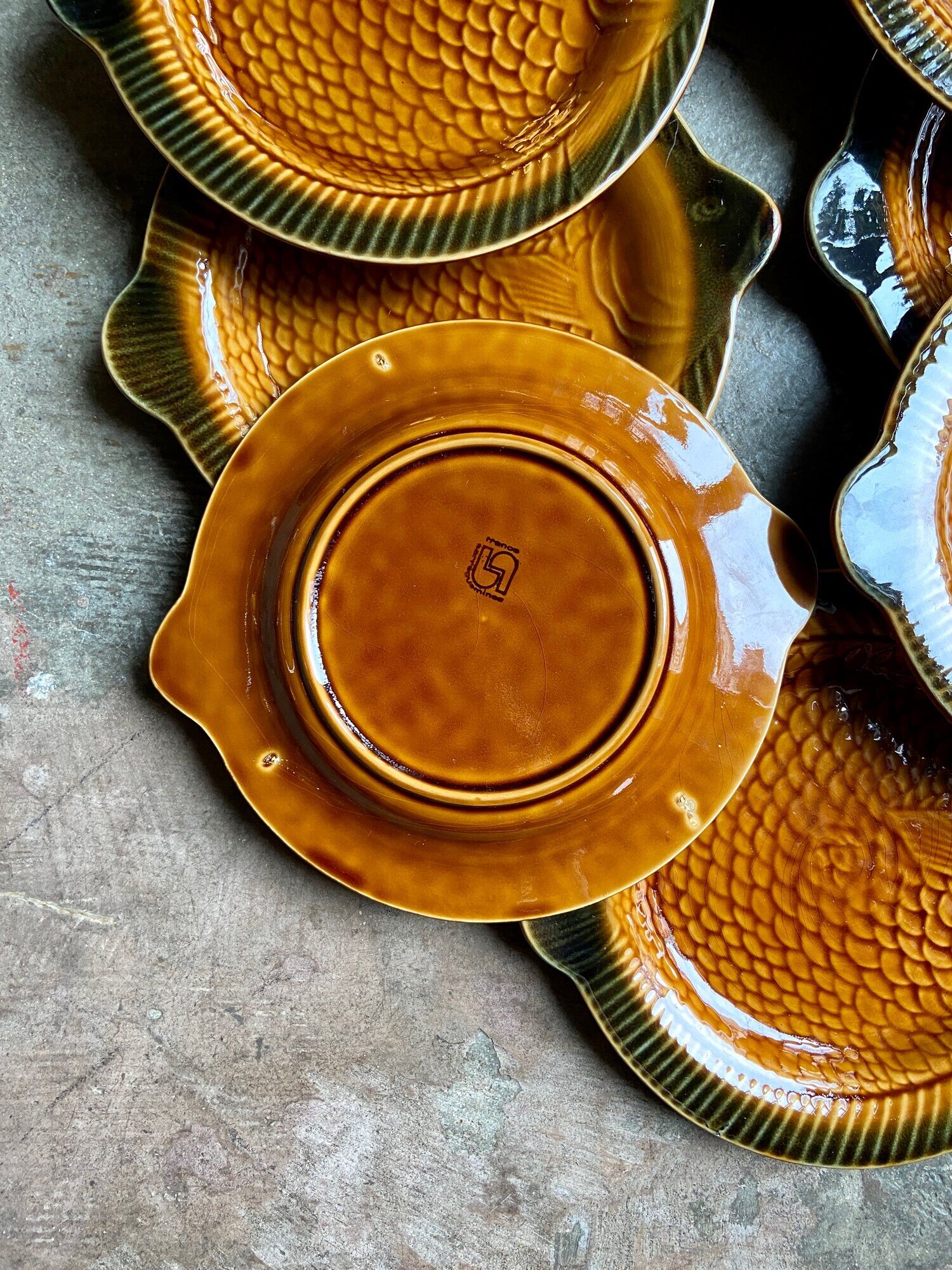 8 flat plates fish Sarreguemines in ochre glazed earthenware