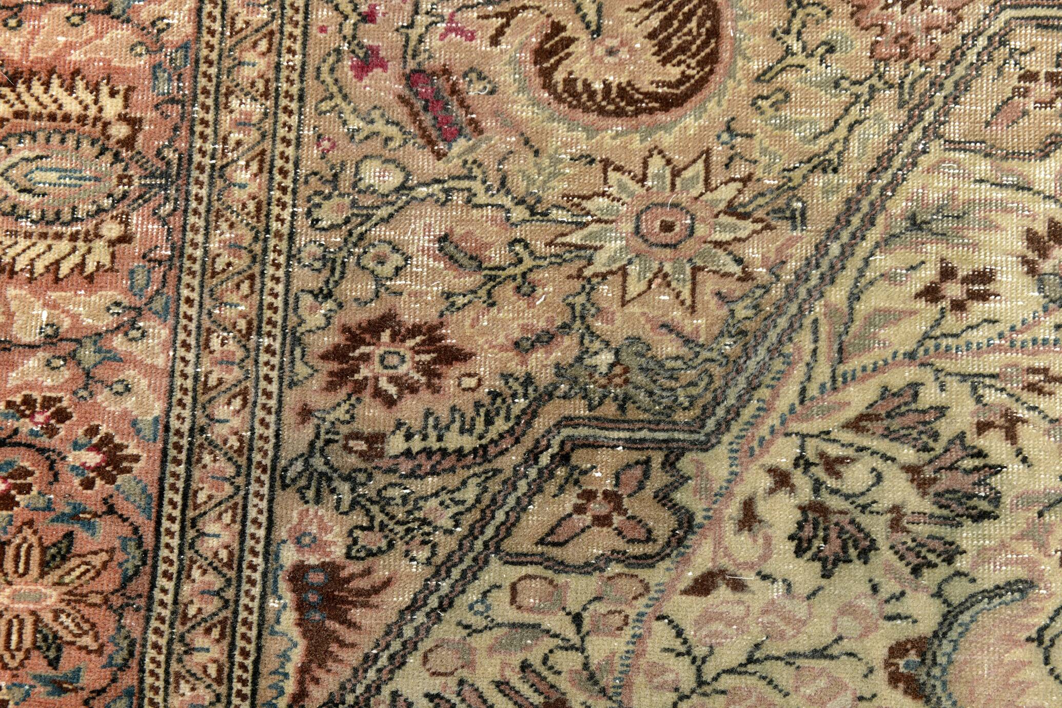 6x8 Madallion Pattern Cream & Salmon Persian Rug, 196x260Cm