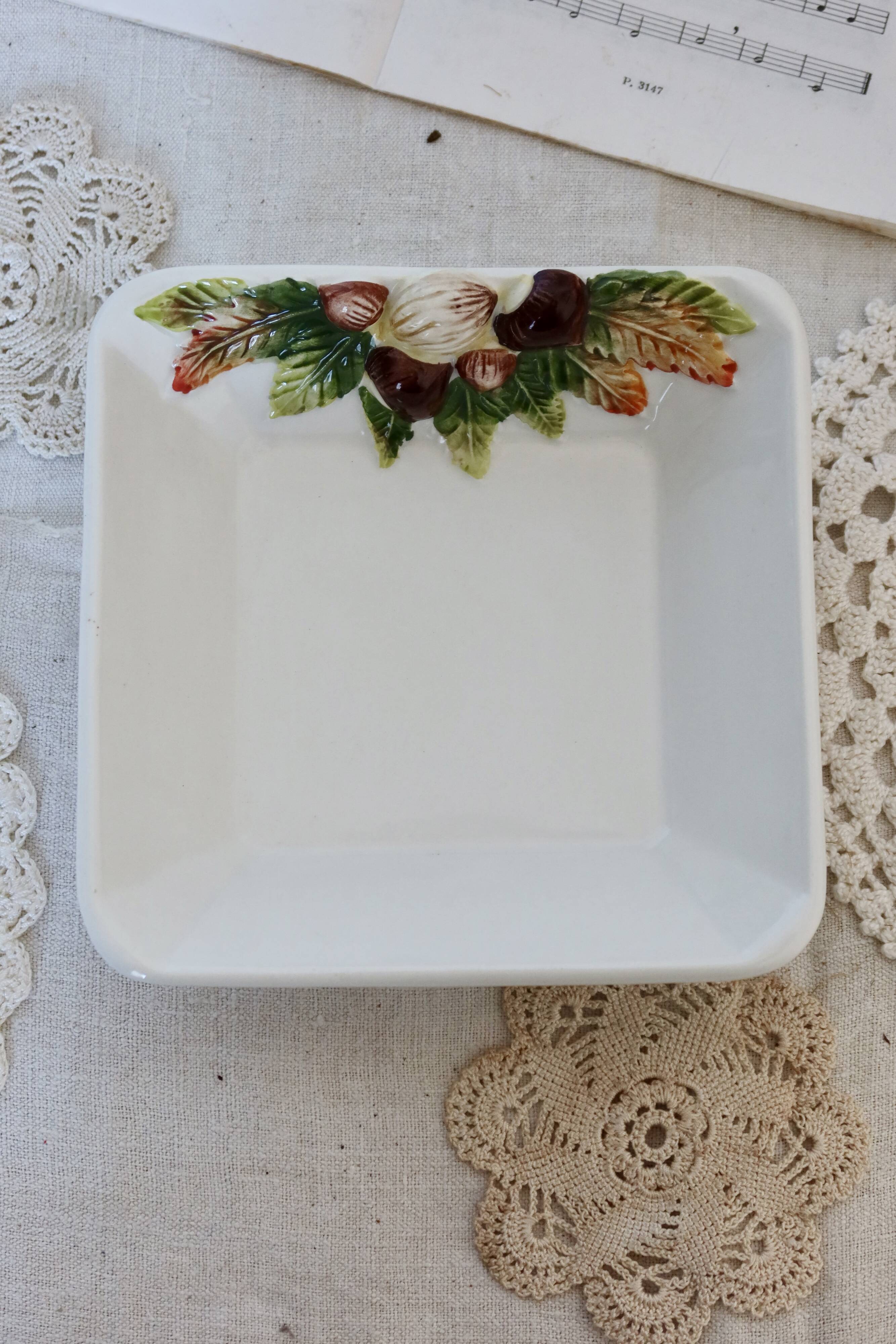 Vintage square bowl with hazelnut pattern, slip and earthenware