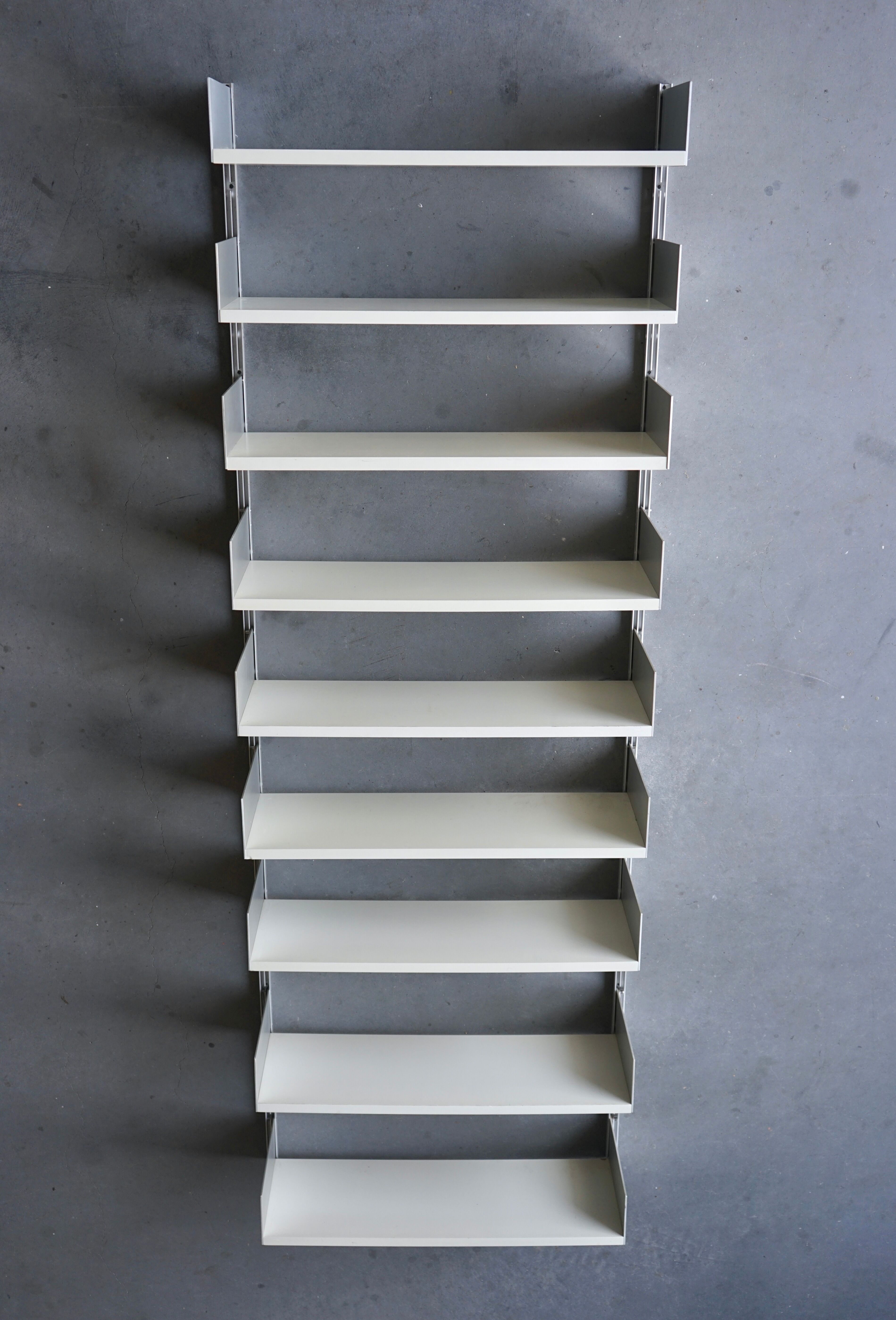 Wall Shelving Unit model 606 by Dieter Rams for Vitsoe. 1960s