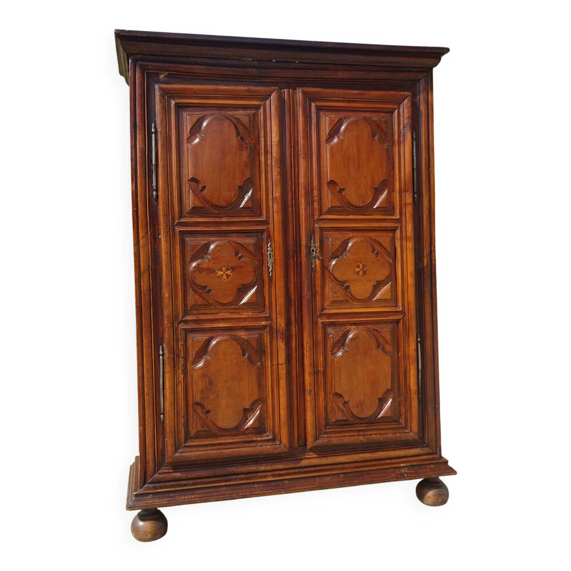 Louis XIII wardrobe in solid walnut