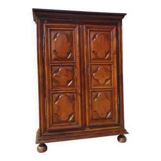 Louis XIII wardrobe in solid walnut