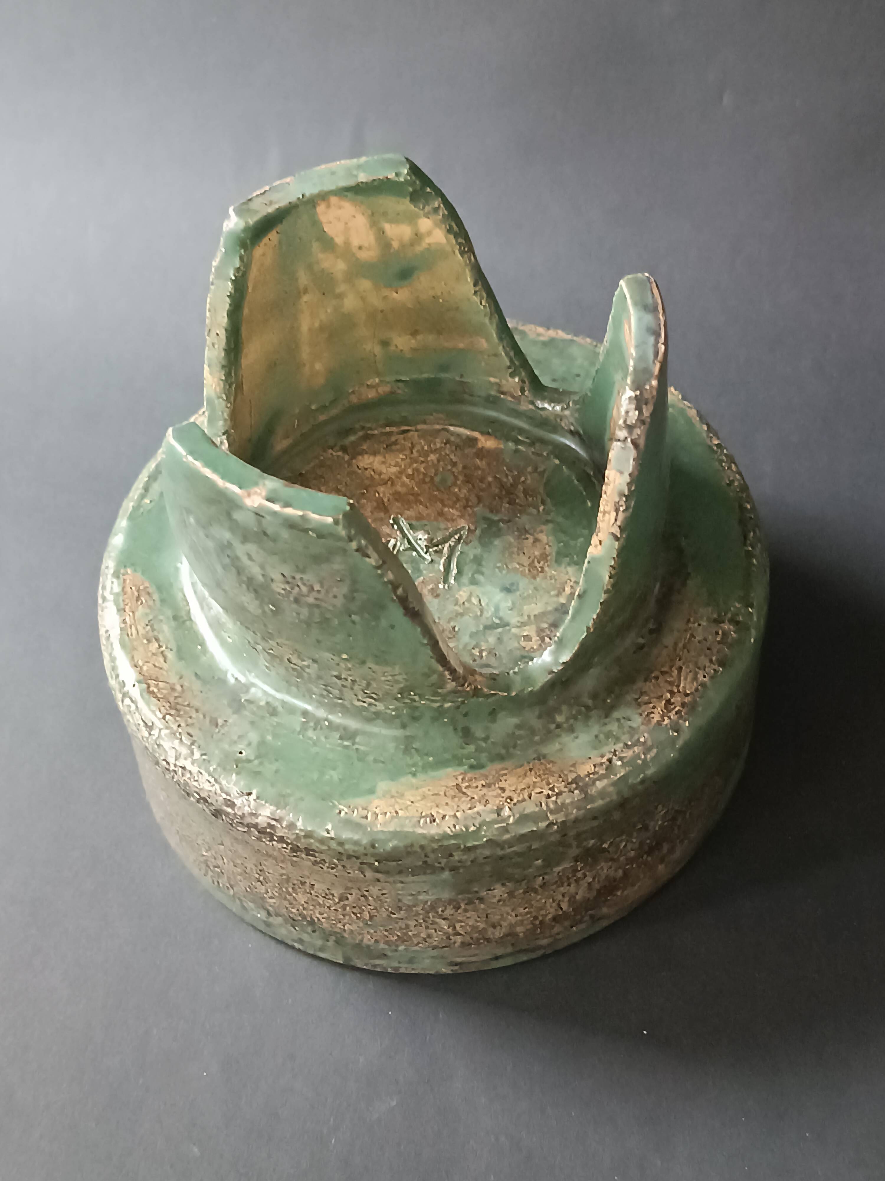 Footed dish in chamotte stoneware green with signature 1960