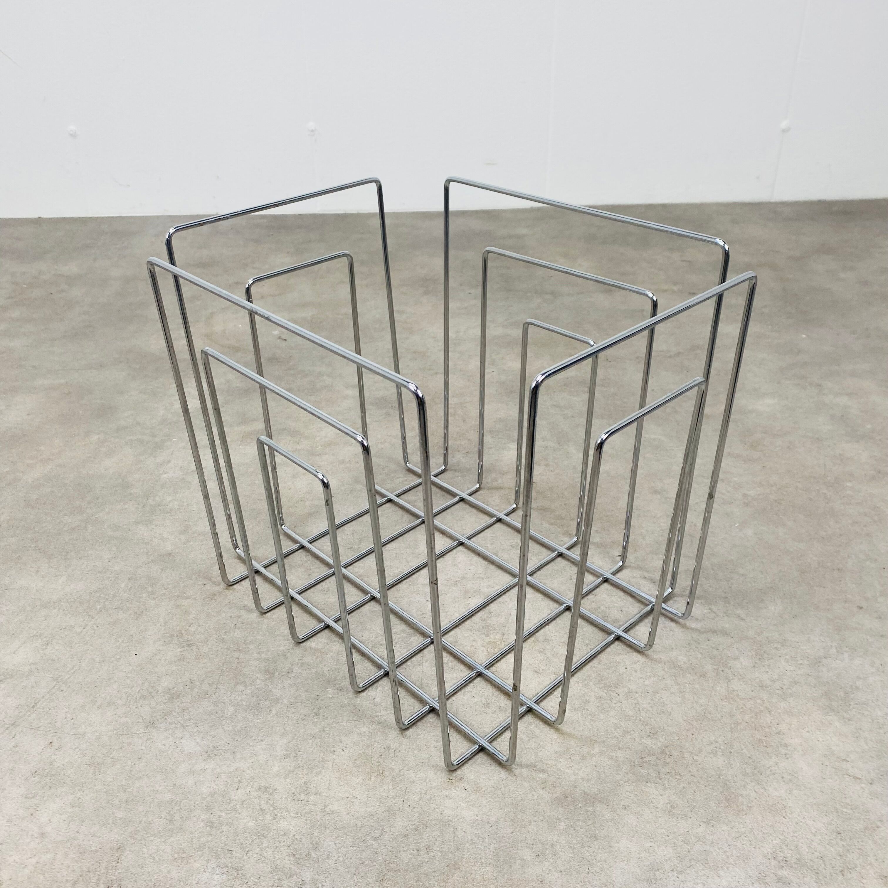 Magazine holder in chromed metal by Willi Glaeser for TMP 80s