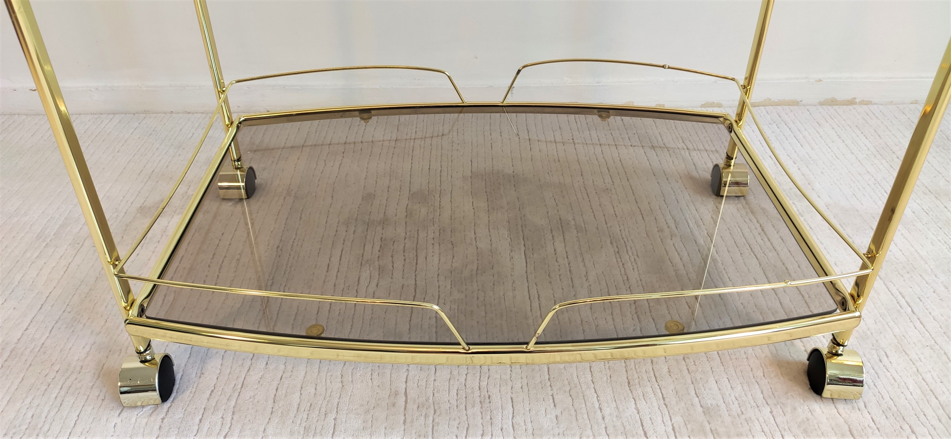 Serves golden trolley bar with wheels, in golden brass of the 80'S