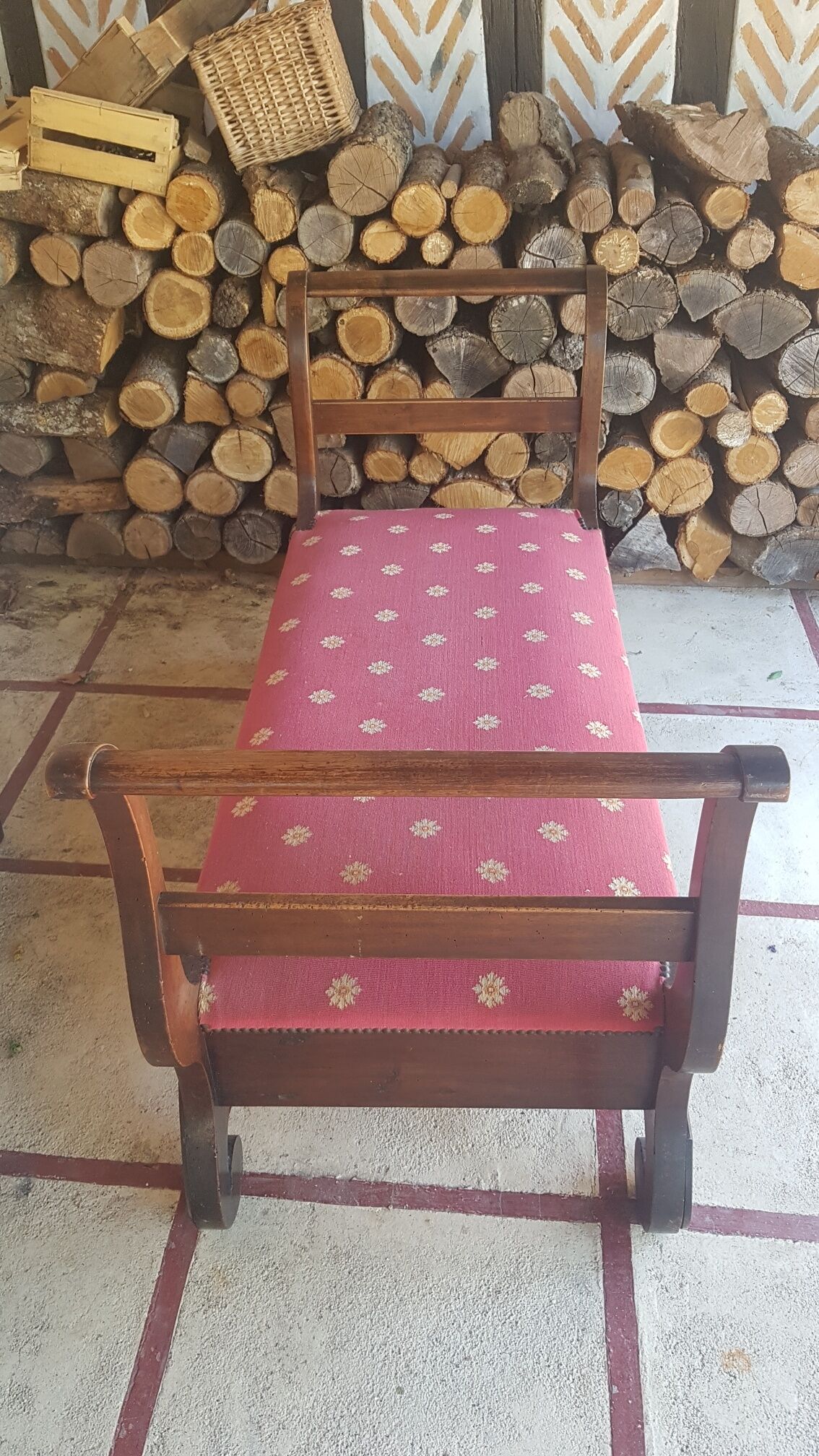 Empire style curved bench