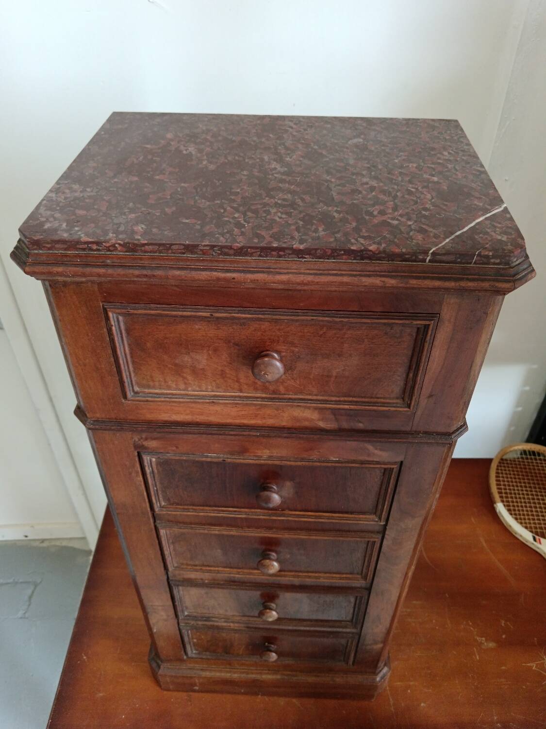 Antique sideboard with 1 drawer and 1 trompe l'oeil drawer door
