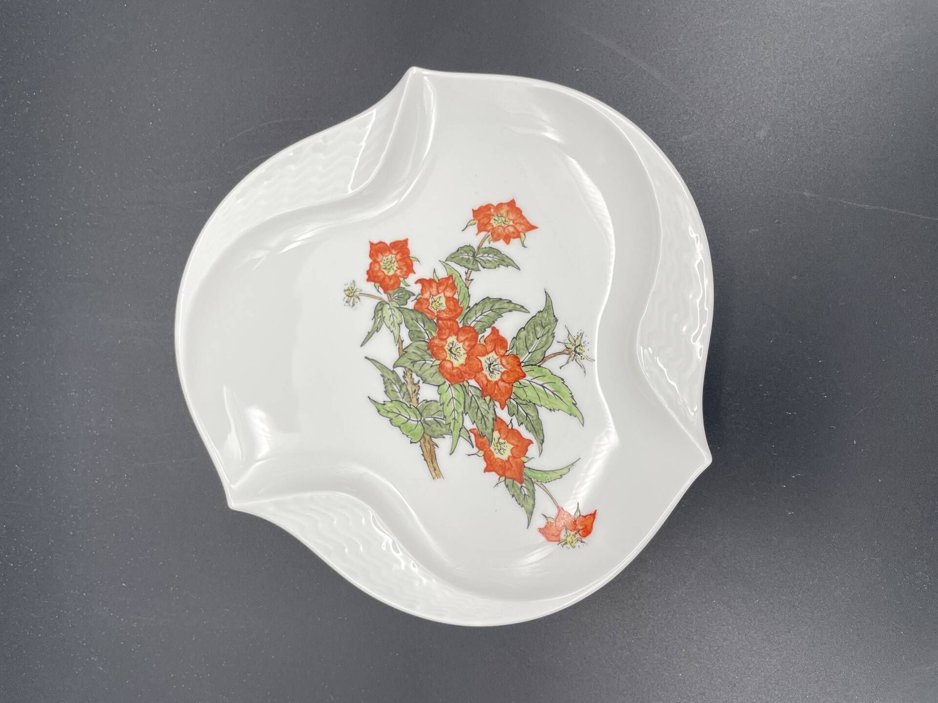 Meissen porcelain bowl Wellenspiel Relief – Sabine Wachs