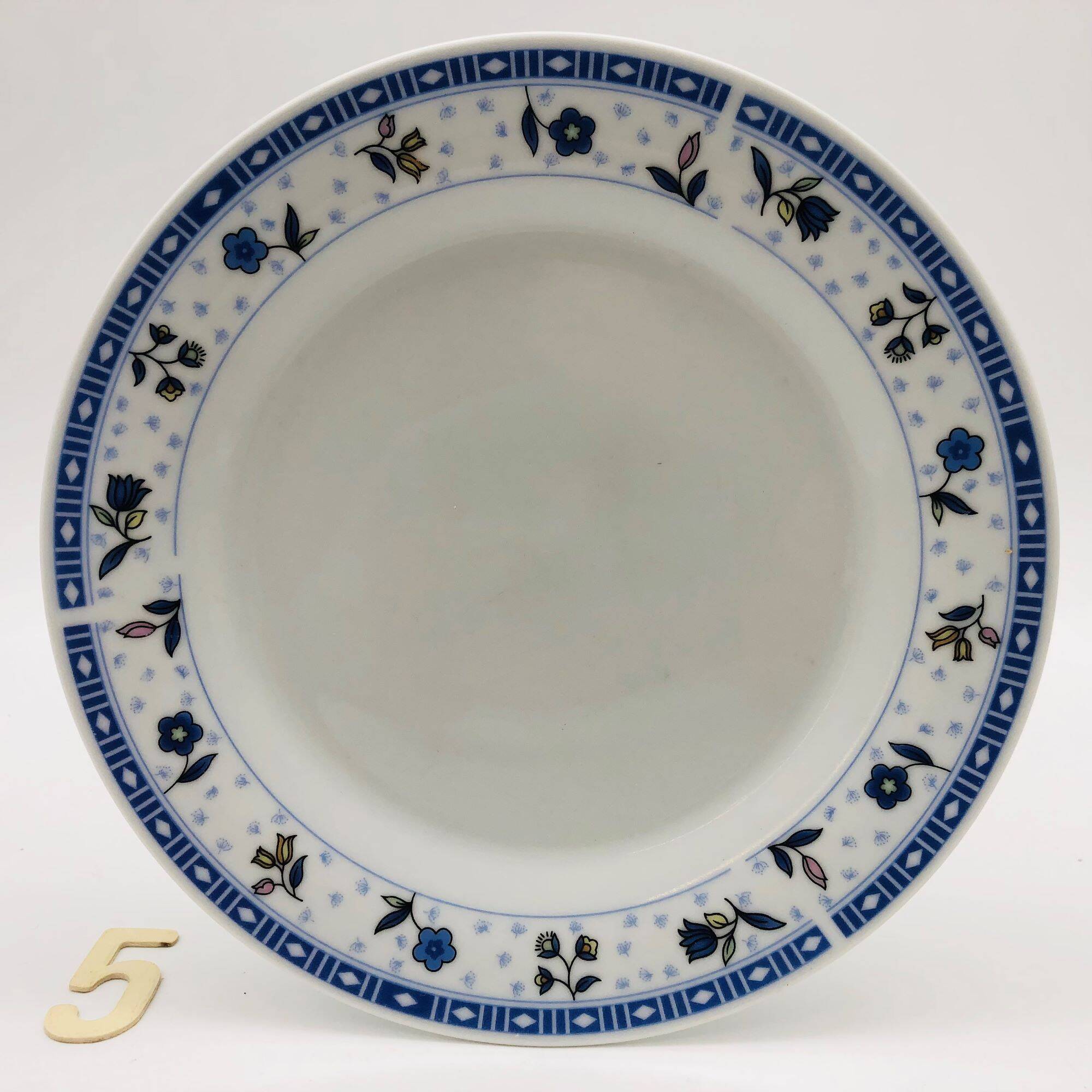 6 “Chriss G. Collection” porcelain dessert plates.