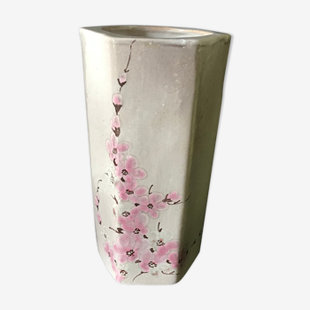 Japanese décor vase