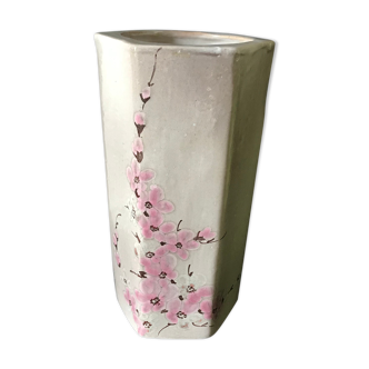 Japanese décor vase