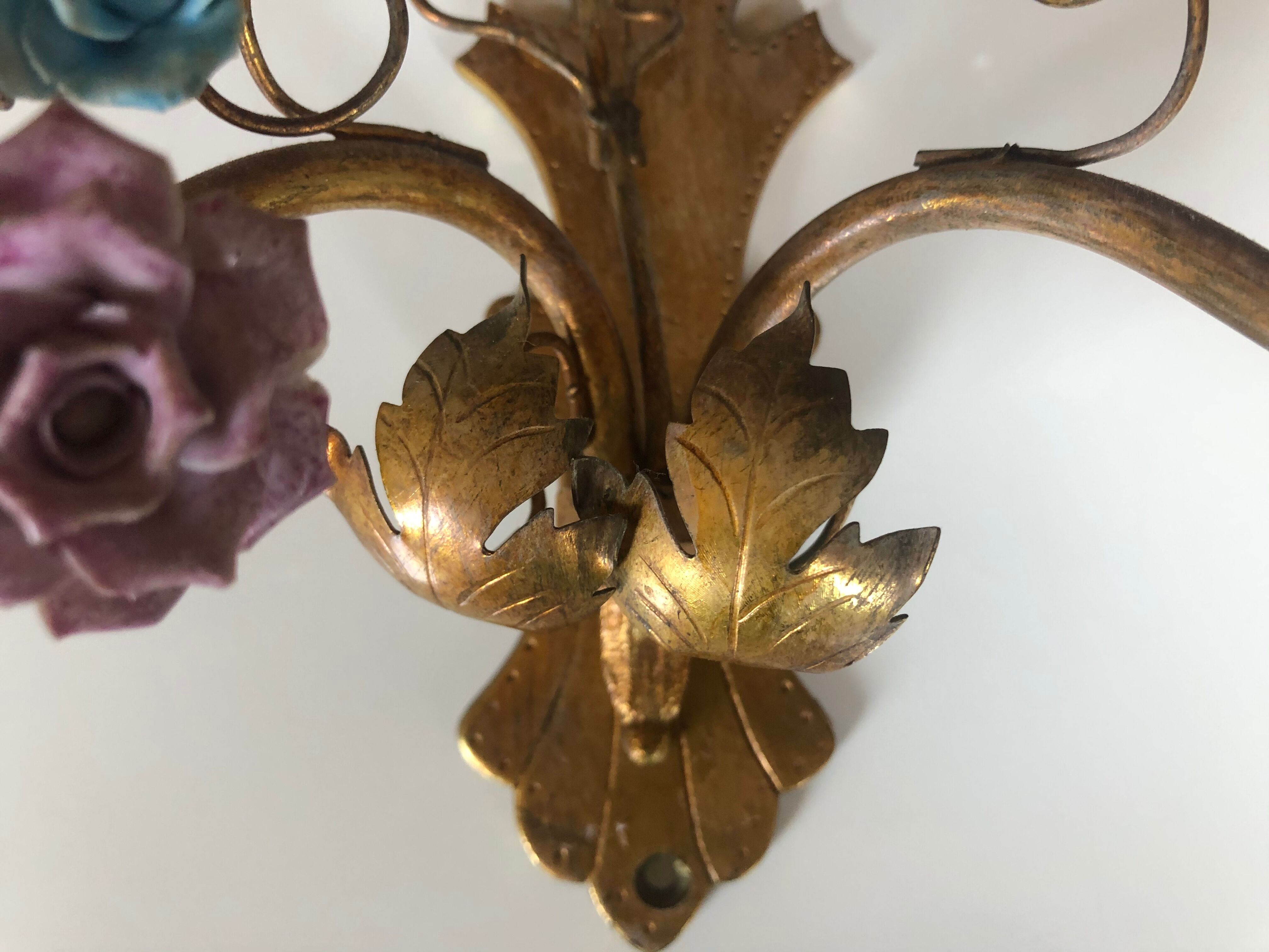 Two bronze wall light decorated with flowers in german porcelain