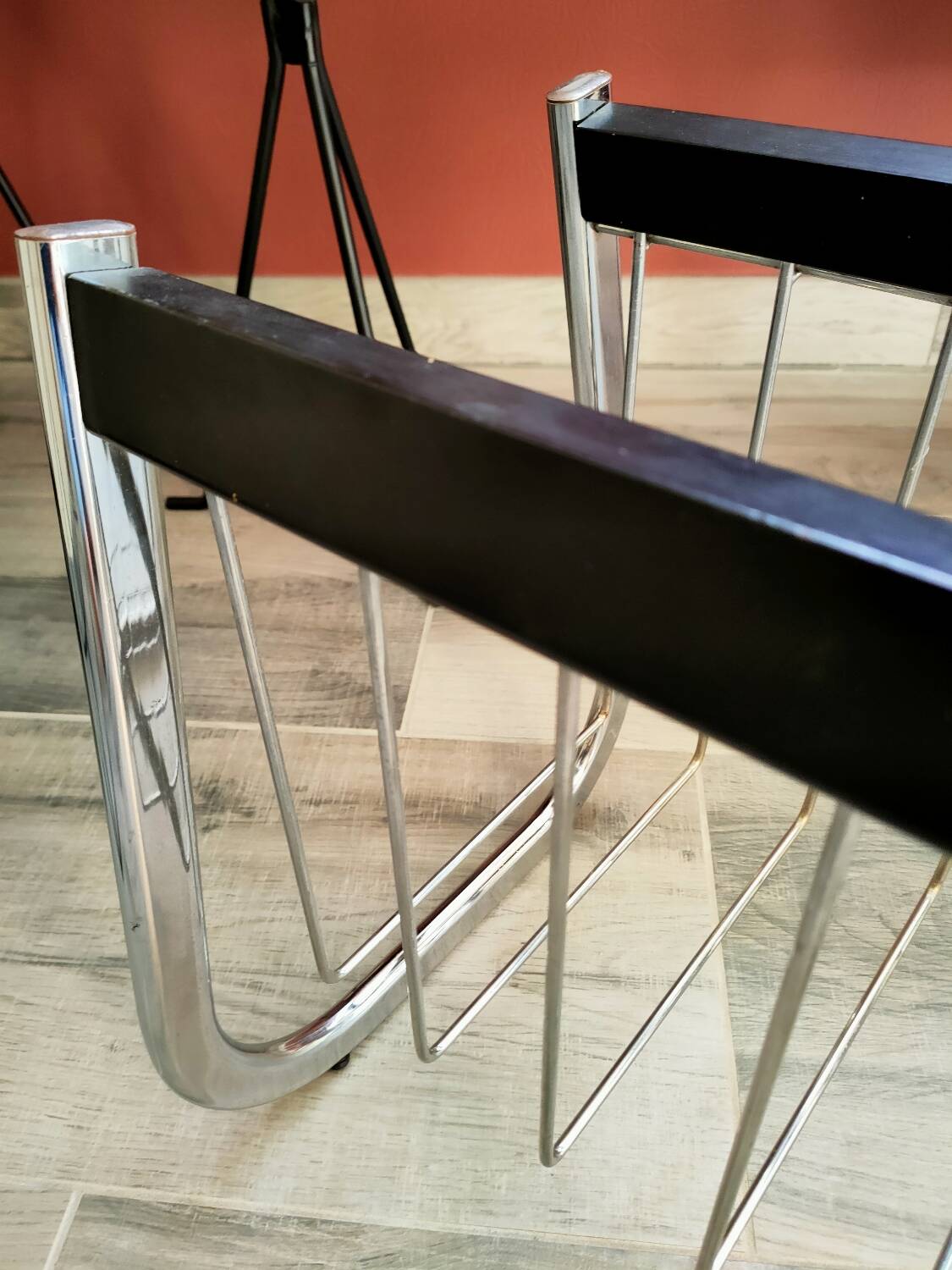 Porte revue métal chromé vintage
