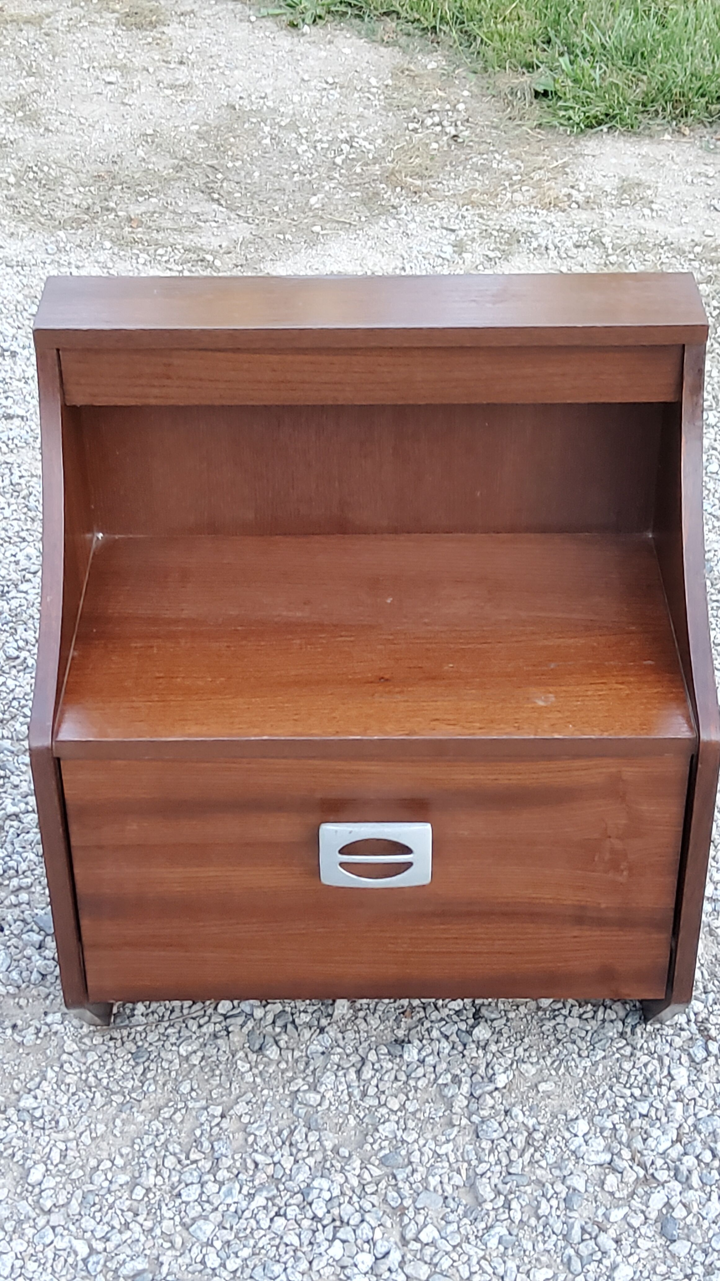 Pair of bedside tables from the 70s in rosewood stained oak veneer