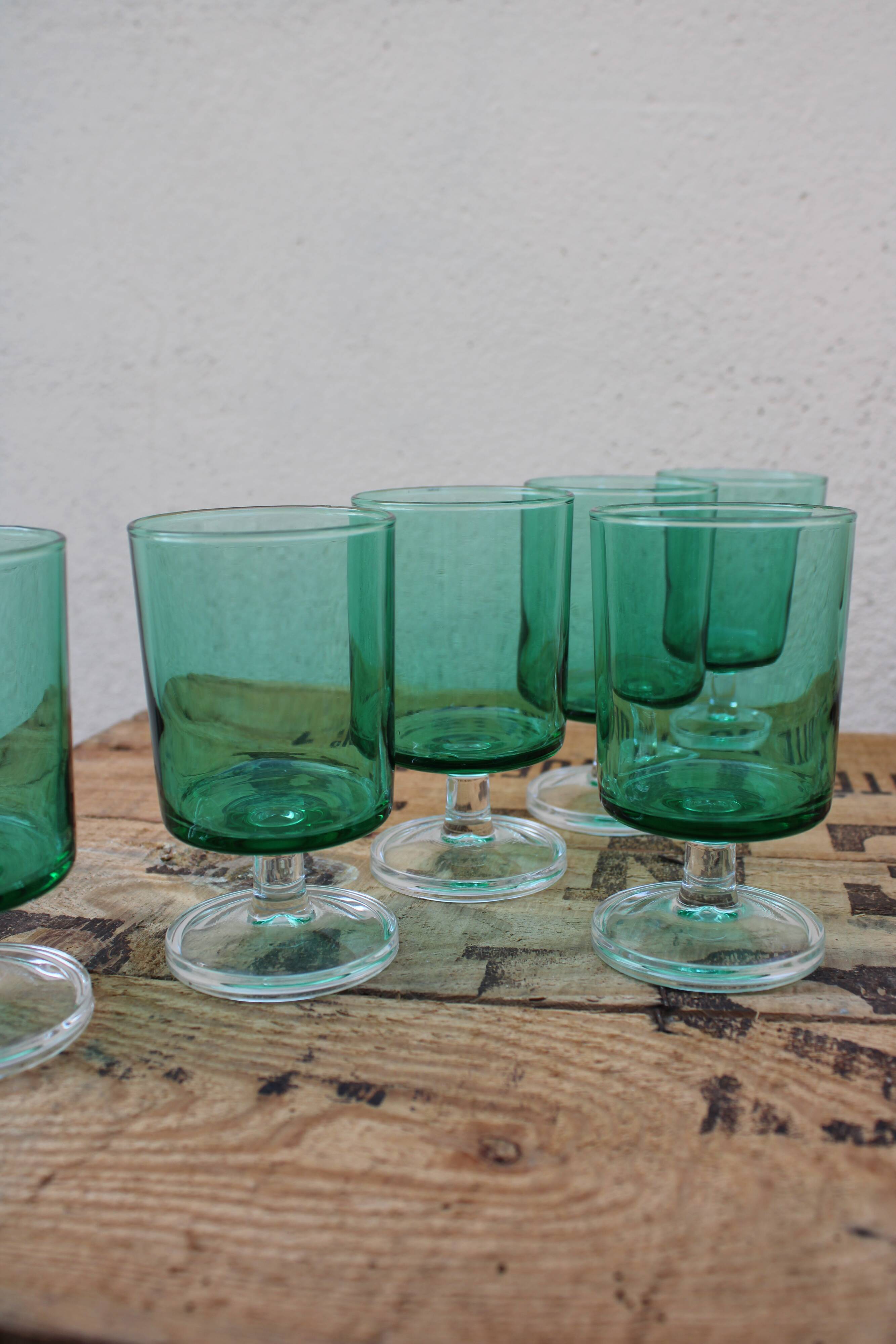6 Luminarc green wine glasses