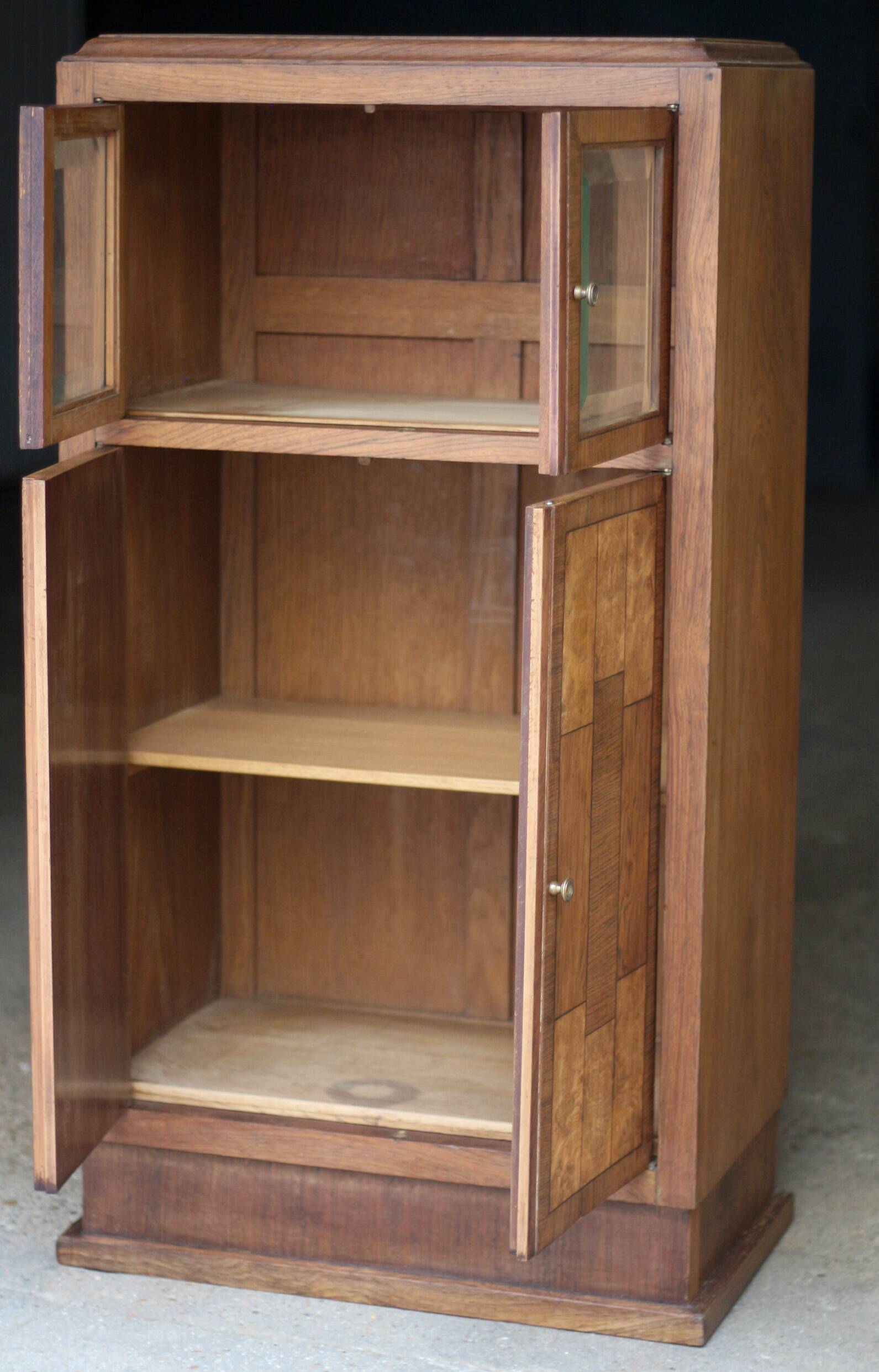 Superb Art Deco storage unit in veneer (circa 1920)