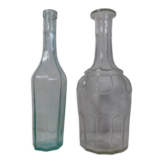 2 carafes en verre moulé vintage années 50