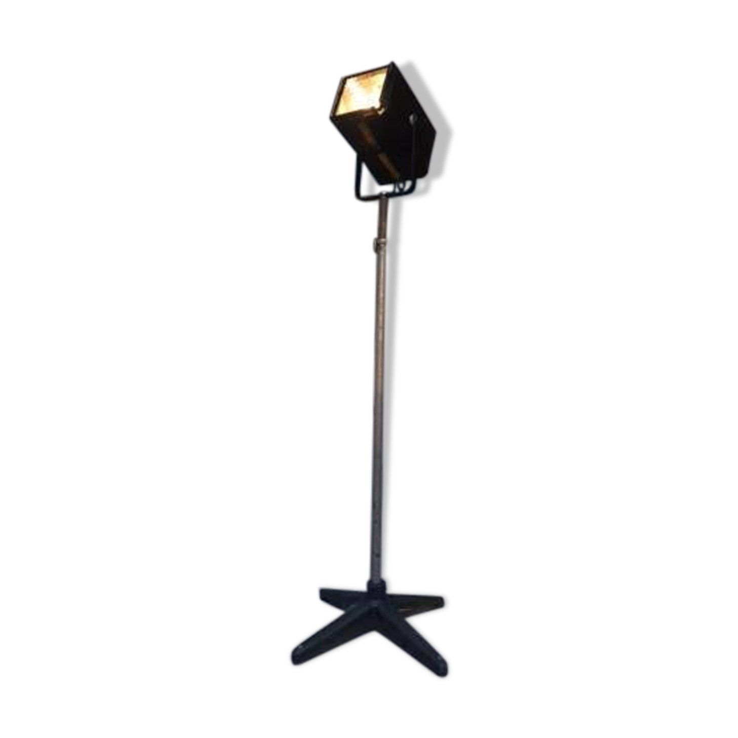Tripod lamp