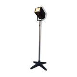Tripod lamp