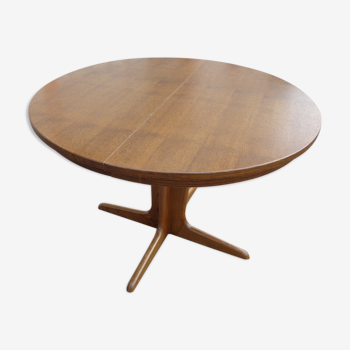 Round Baumann table