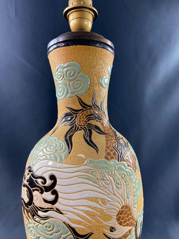 Très grande lampe au dragon sur fond jaune en grès bien hoa vietnam