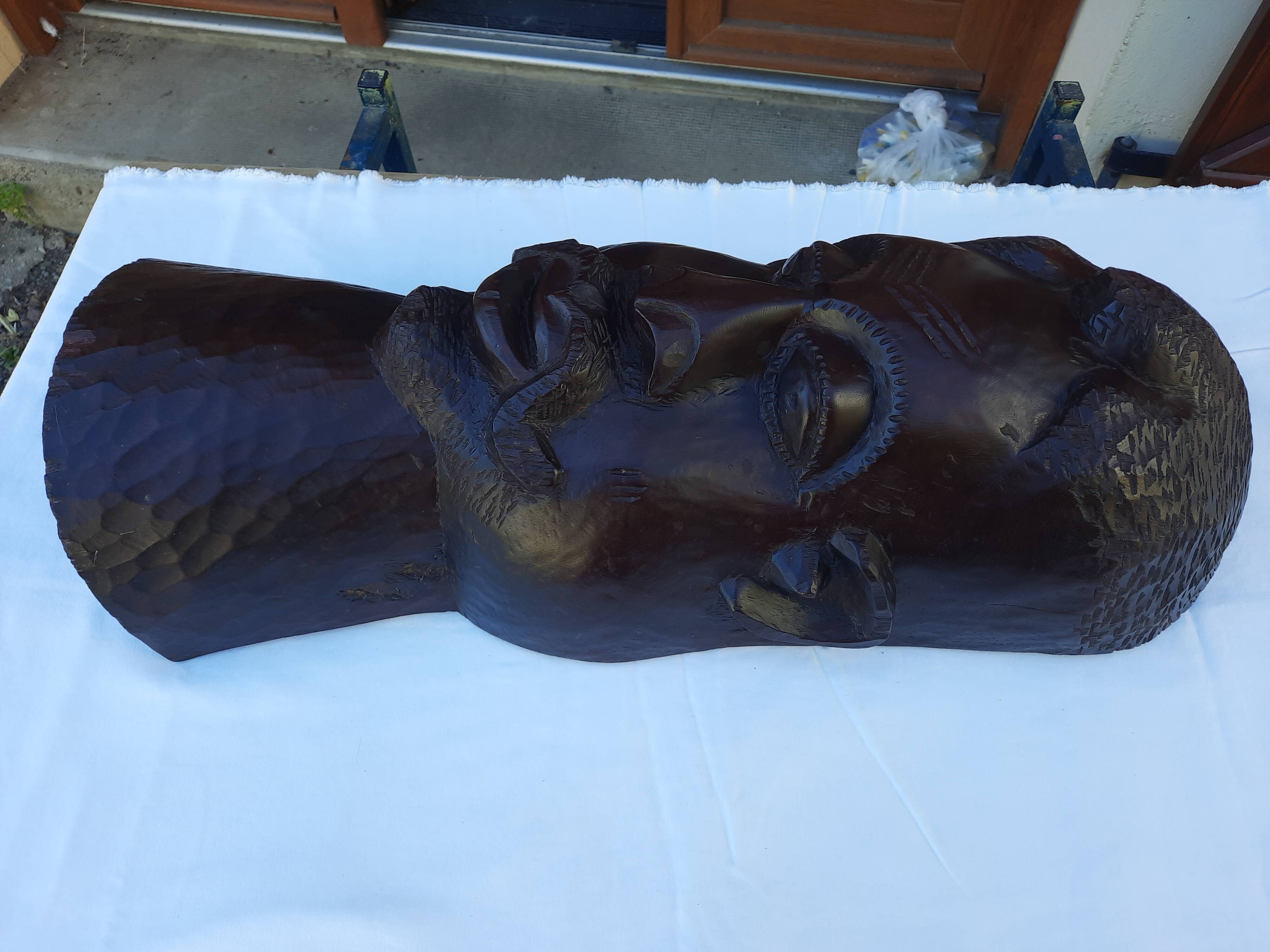 Large carved African head in exotic wood – Madagascar – 65 cm