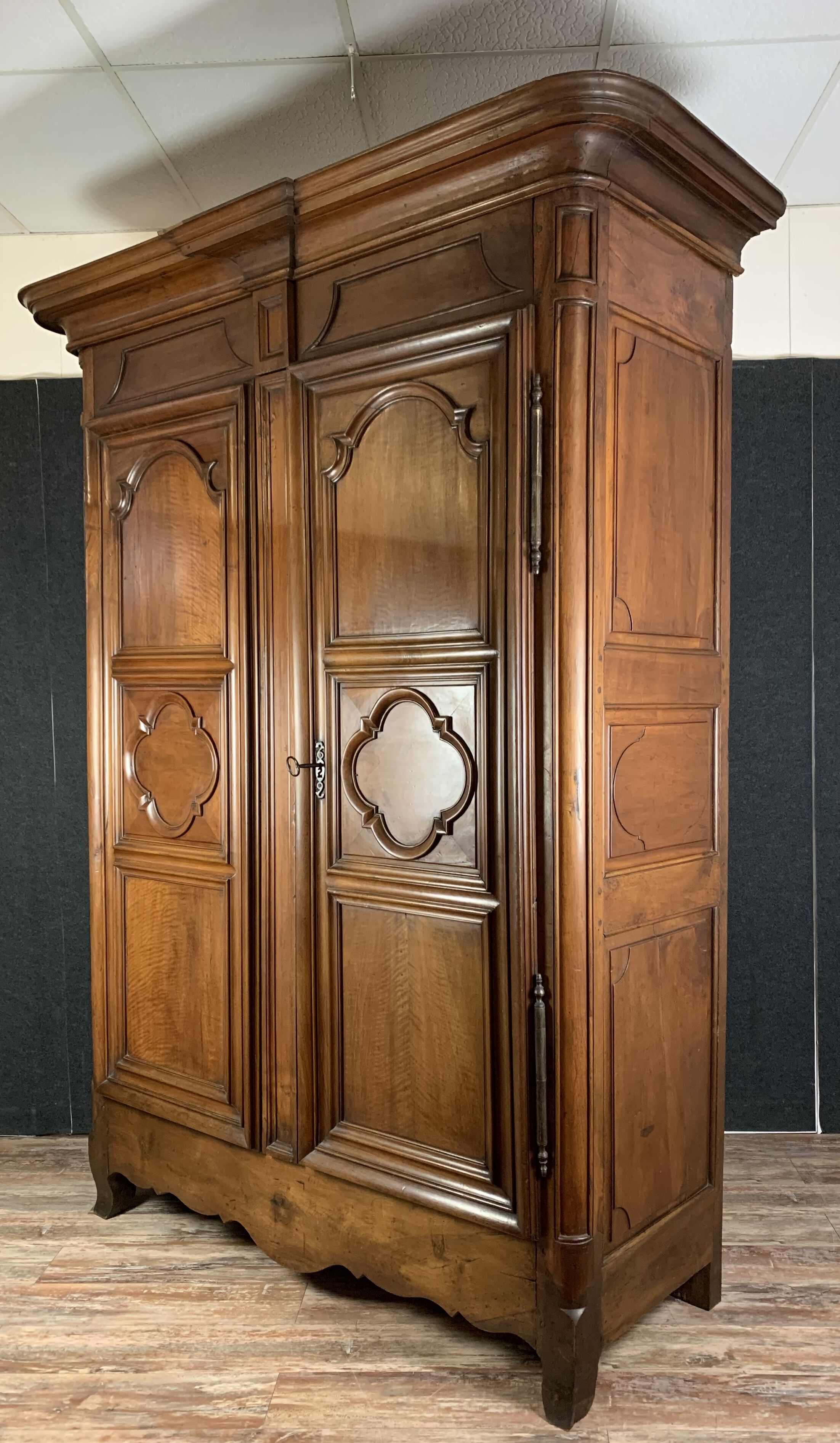 Lyon cabinet era Louis XV walnut