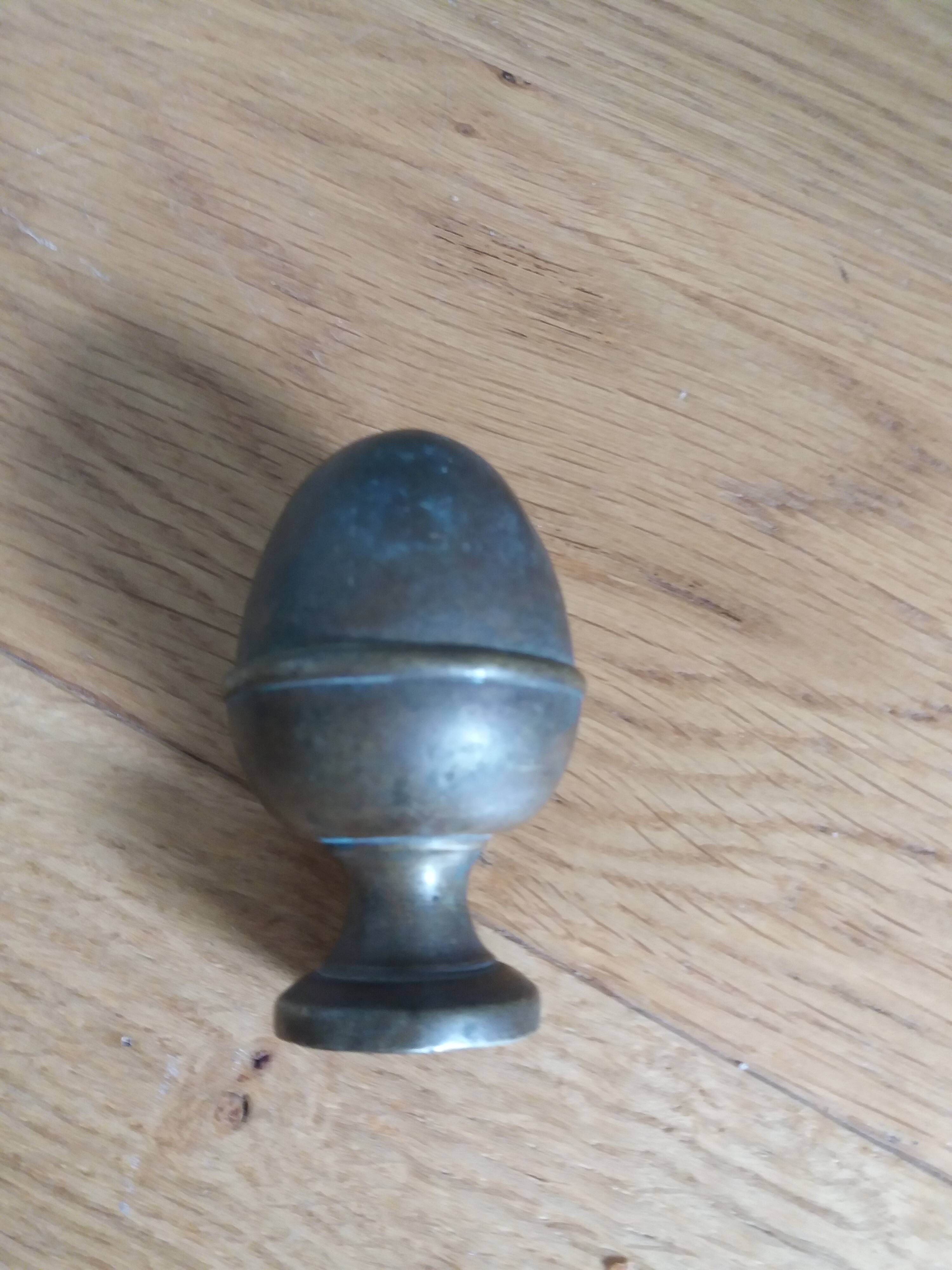 Stair or chenet ball shaped acorn