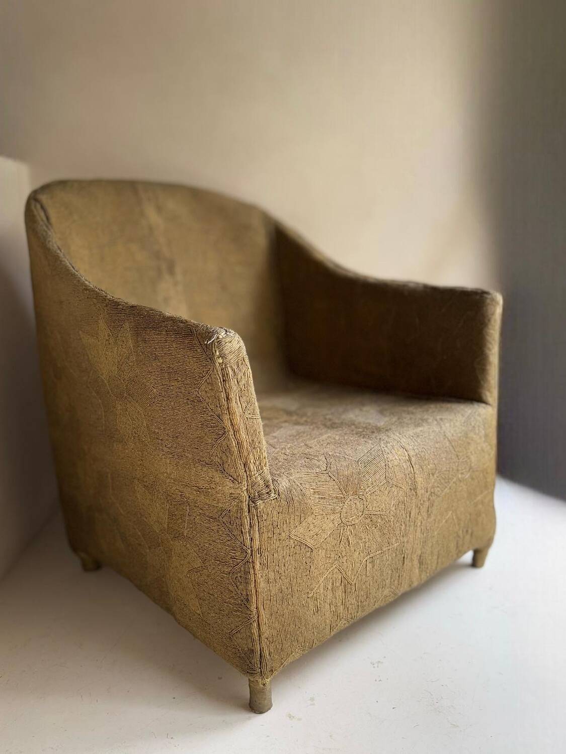 Fauteuil perlé doré -nigeria