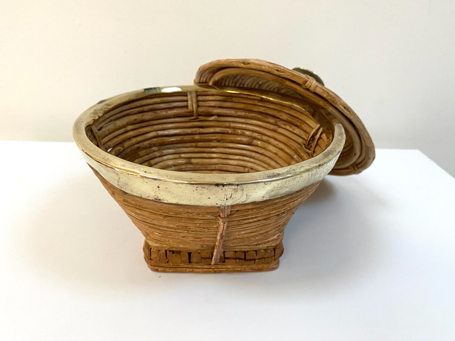 Vintage wicker and brass basket - 1970s