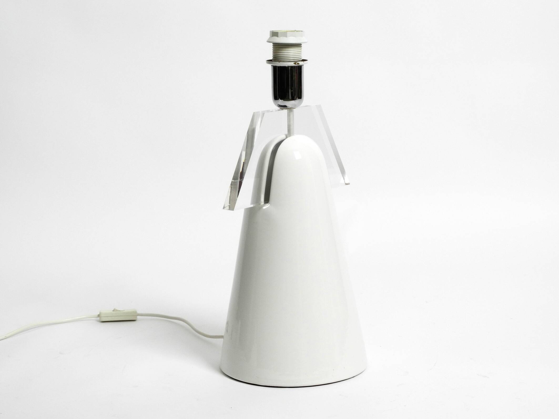 Stunning Italian 1970s ceramic plexiglass table lamp without a shade