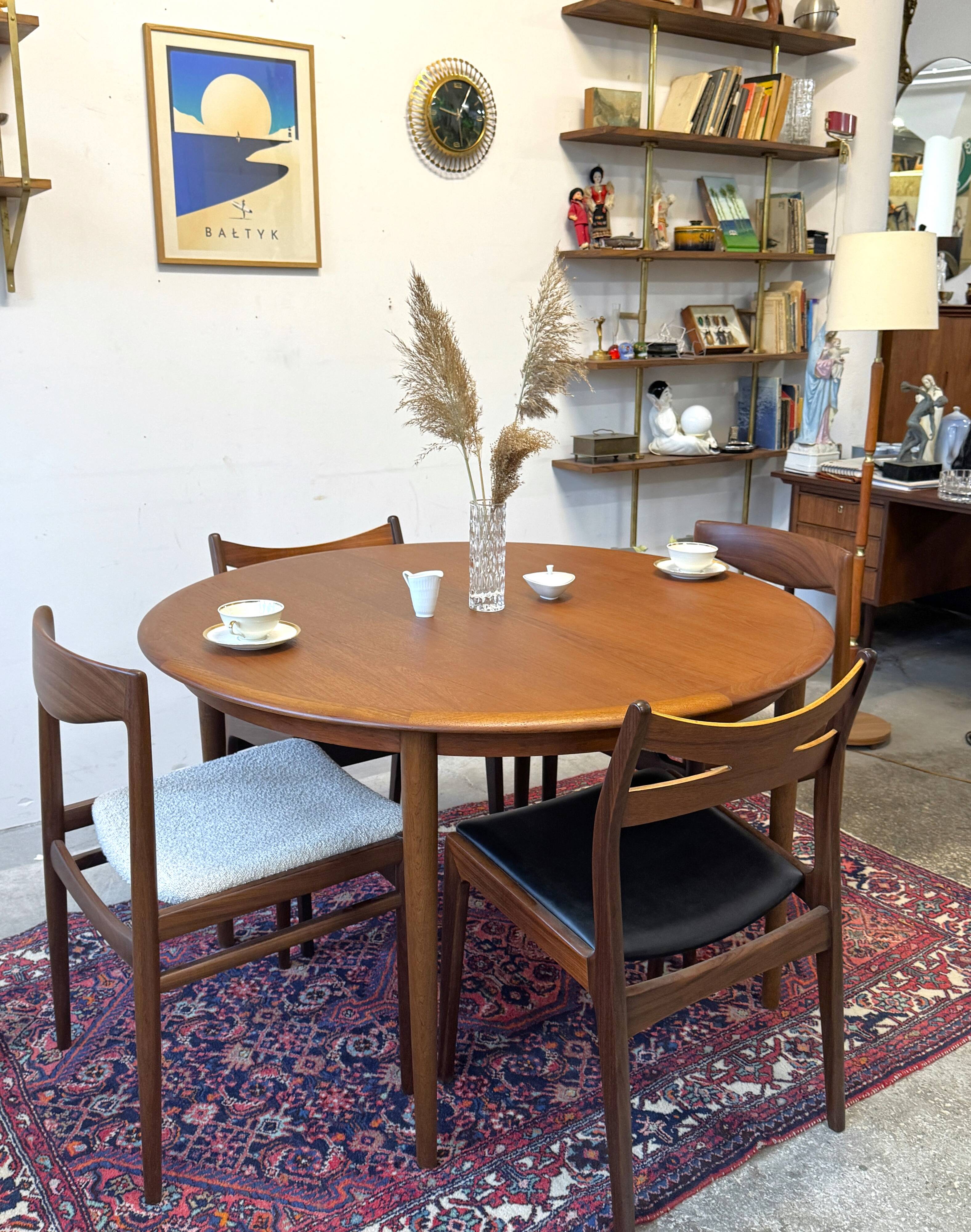 Extendable teak table, Denmark 1960s/1970s, mid-century modern, vintage