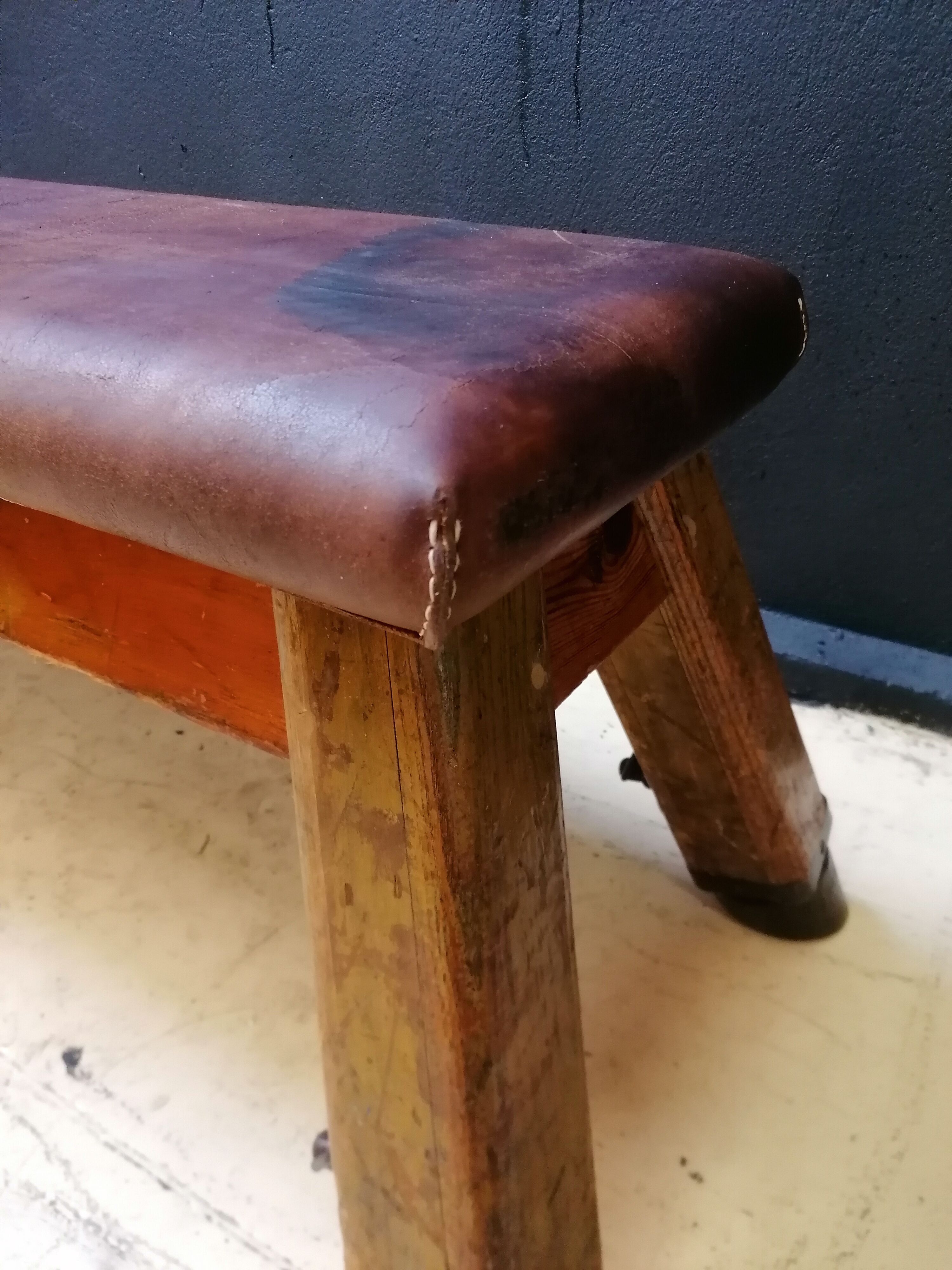 banc vintage en cuir, Tchécoslovaquie années 60, banc de gym, cheval d'arçon