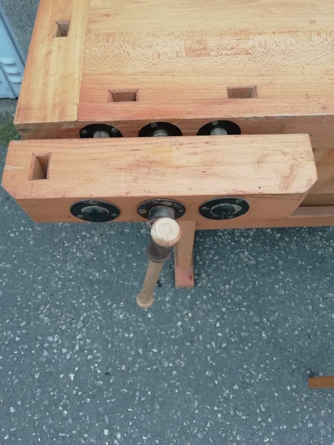 Etabli meuble industriel atelier de artiste Claude Lagouche  avec tabouret