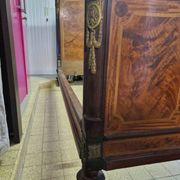 François Linke (1855-1943), marquetry veneered wooden bed in Louis XVI style