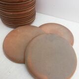 Service 18 assiettes plates en grès artisanal années 60