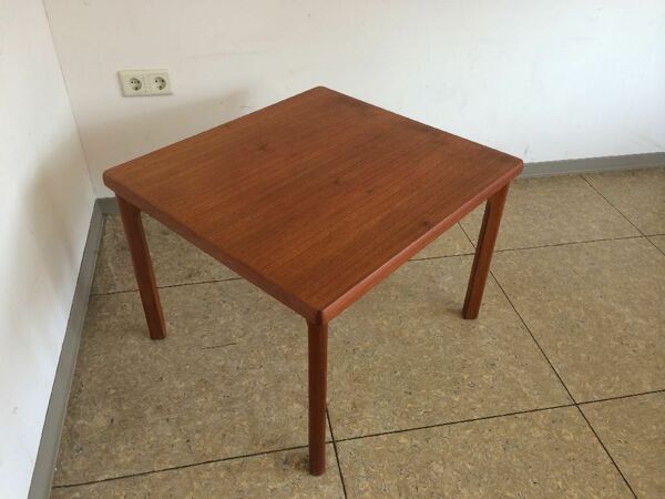 Table d’appoint en teck des années 70 Toften Denmark Design années 70