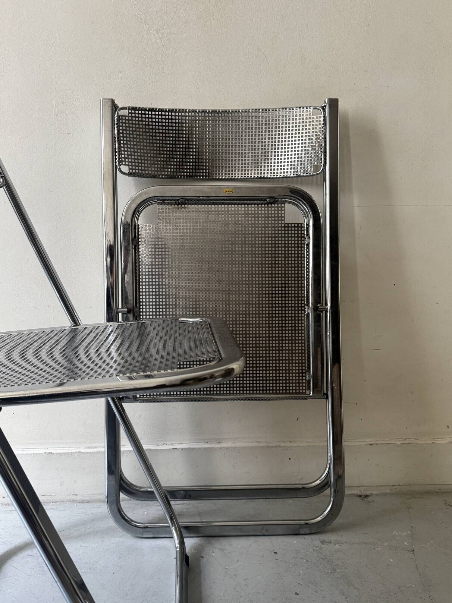 Chaise pliante Tamara en métal chromé et perforé d'Arrben, Italie 1980