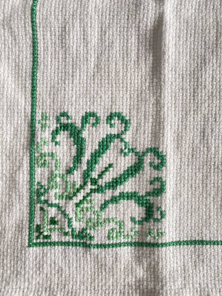 Large tablecloth and its 10 old napkins embroidered with cross stitch - 210x120 - cotton
