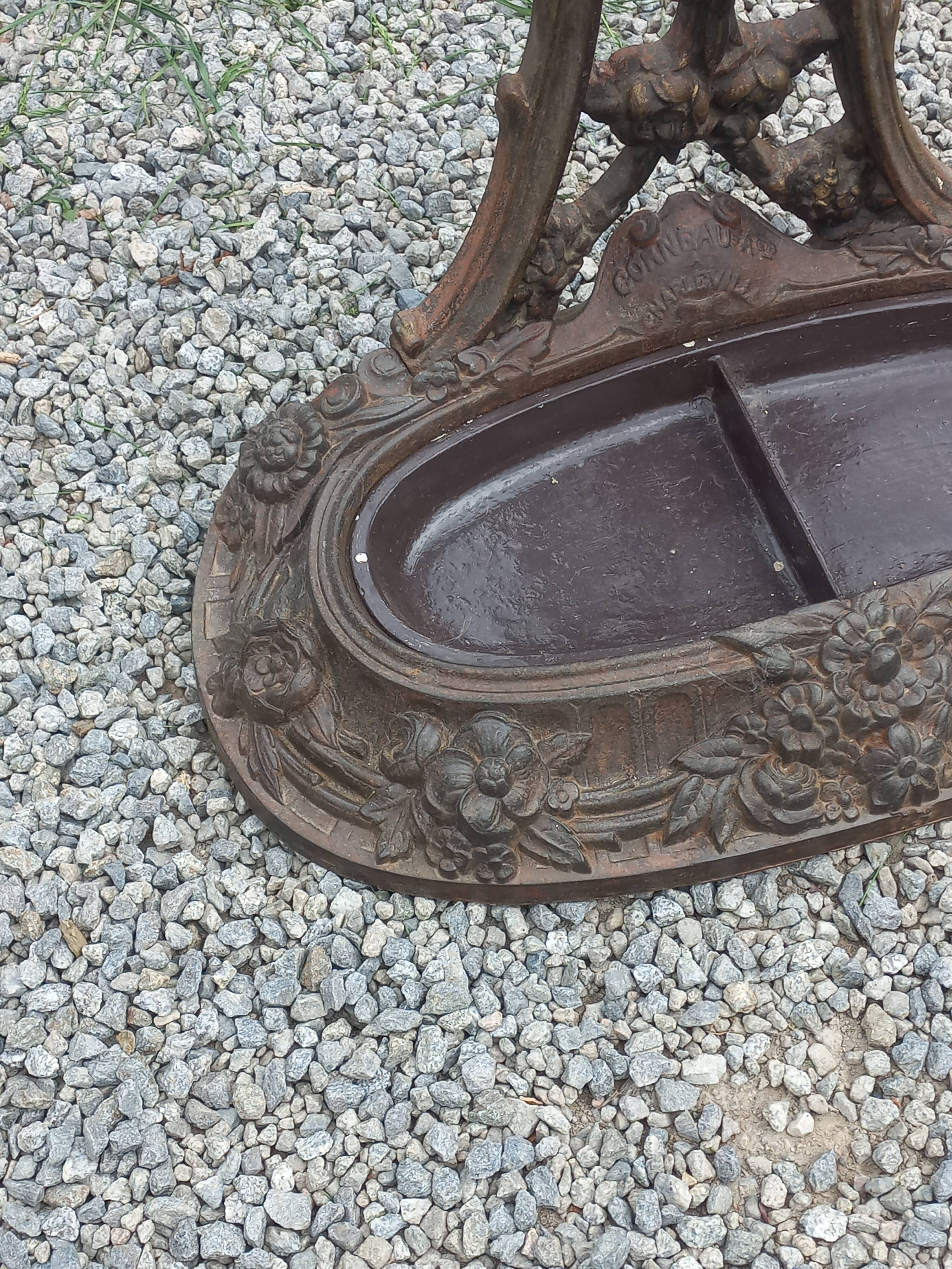 Cast iron cloakroom 1900 Corneau in Charleville