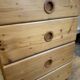 Commode Charlotte Perriand "Les Arcs" en pin massif – 4 tiroirs – Années 19