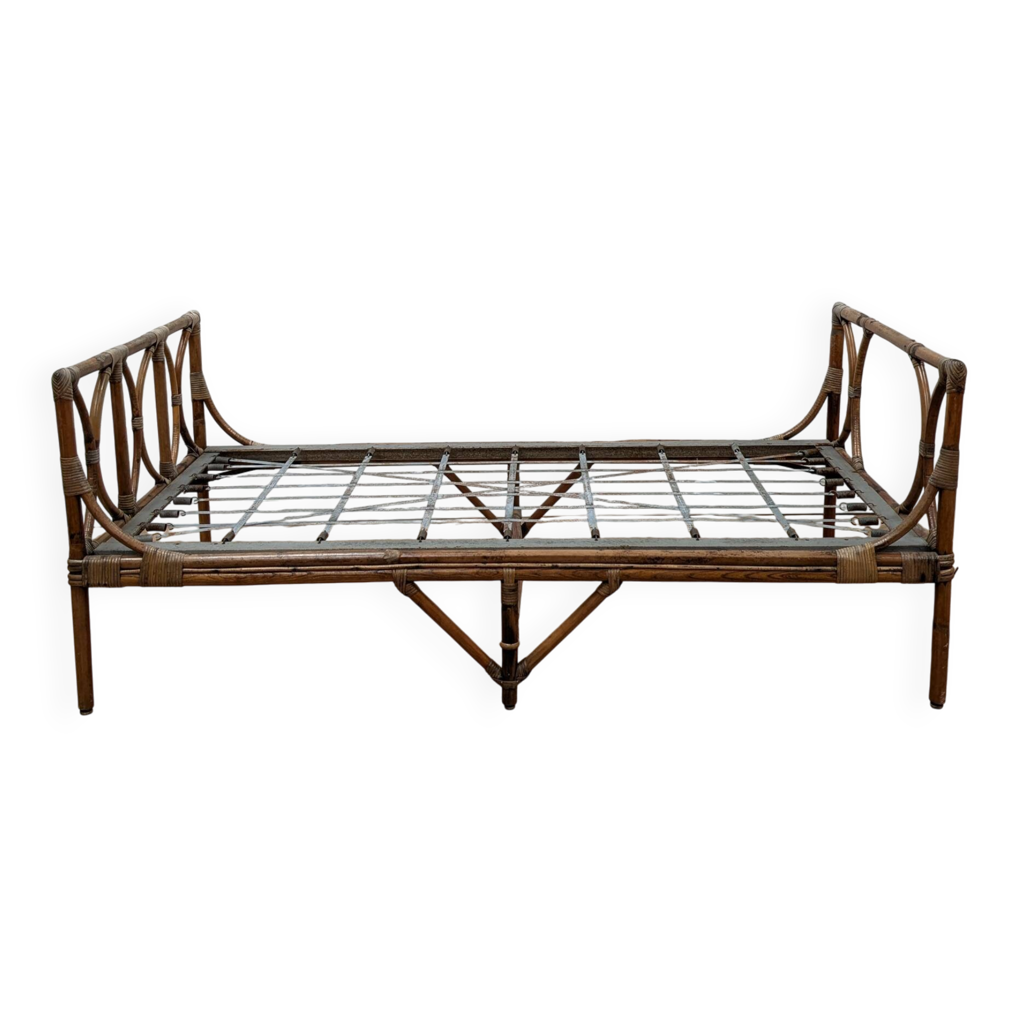 Vintage rattan bed from the 50s and 60s