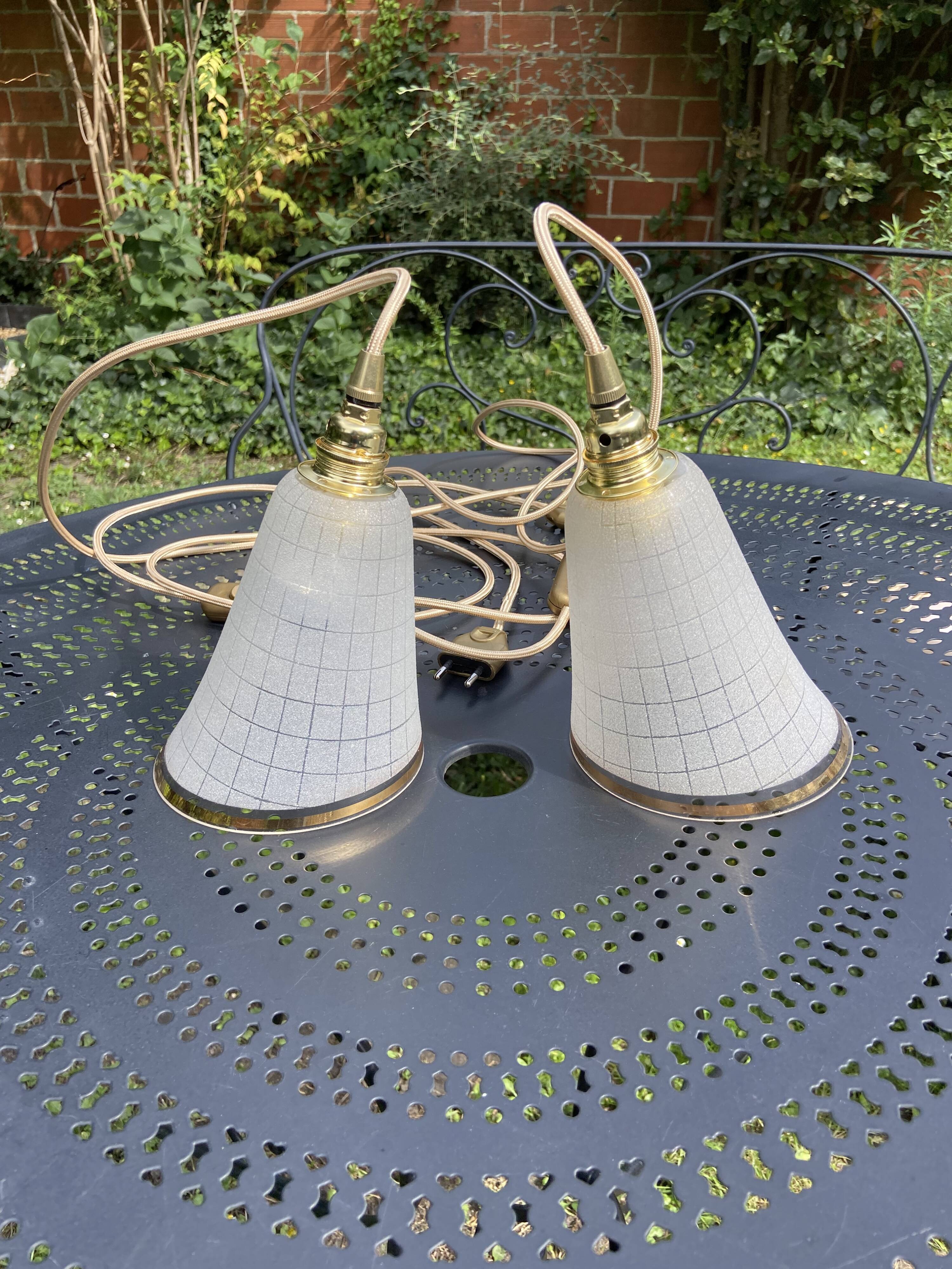 Vintage 1950s granite glass globe lamp